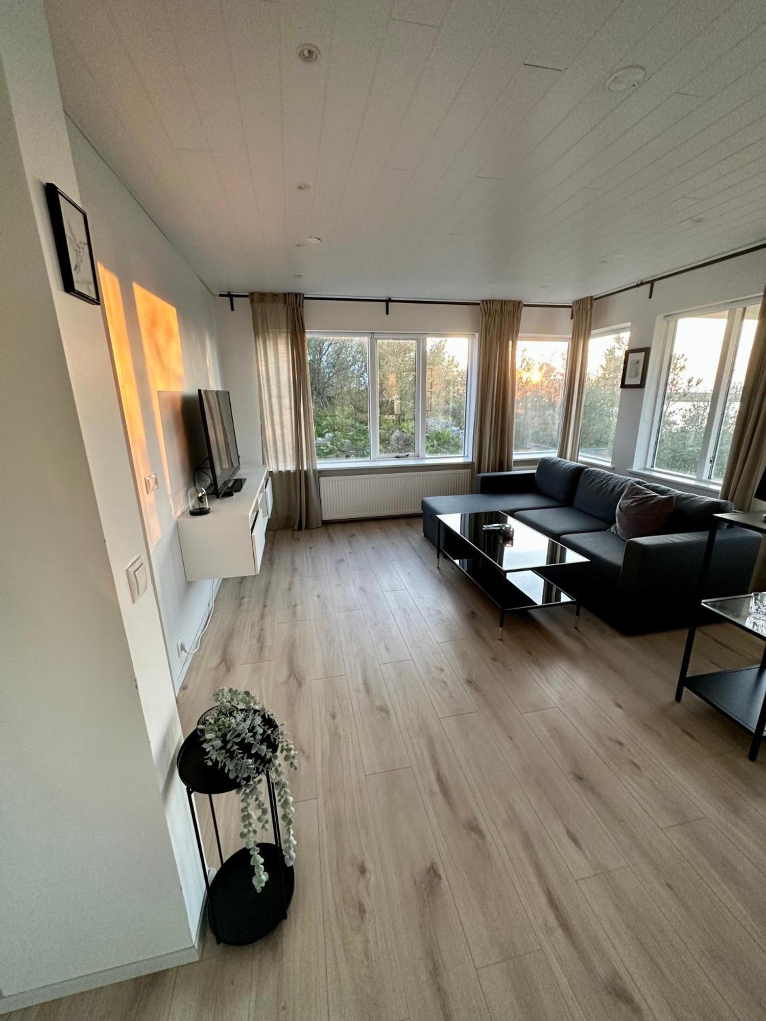 Charming 1-Bedroom Condo With Stunning View Ρέυκιαβικ Εξωτερικό φωτογραφία