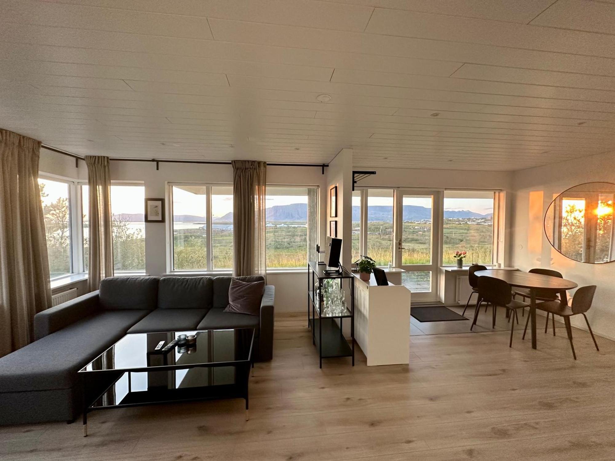 Charming 1-Bedroom Condo With Stunning View Ρέυκιαβικ Εξωτερικό φωτογραφία